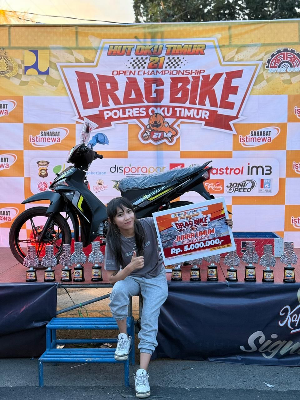 mucul-nama-tia-bocil-kembali-mencuri-perhatian-menjuara-membela-team-jawara-racing-palembang-di-dunia-balap-lurus-tanah-air