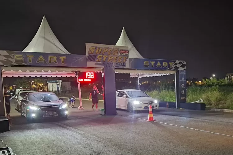 Super Street Night Race PIK 2 2025, ajang pebalap drag race unjuk kemampuan di lintasan malam